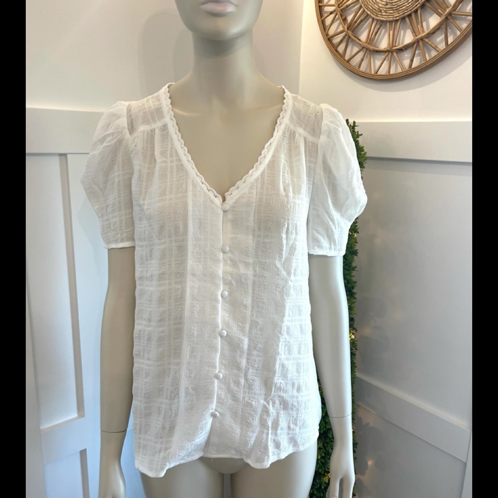 NWT E & M LIGHTWEIGHT WHITE BLOUSE
